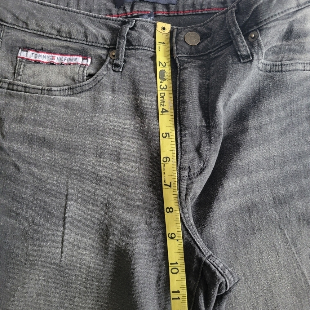 Tommy Hilfiger Denim Jeans. - Picture 6 of 8
